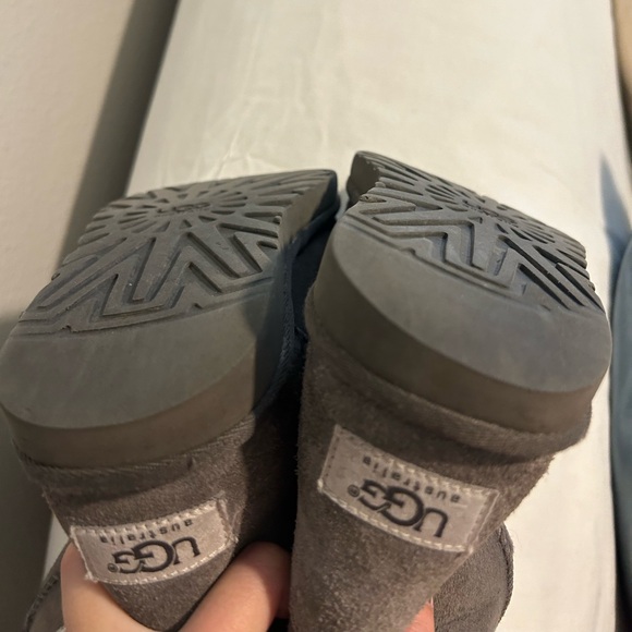 UGG Australia Classic Short II Boots - Picture 5 of 9